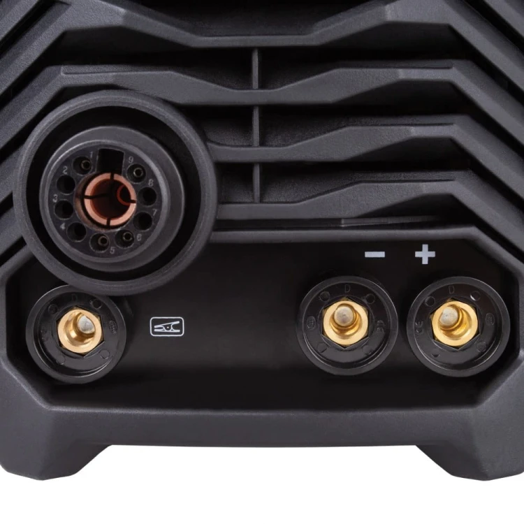 Przecinarka plazmowa EasyCUT 40s Compressor z uchwytem ręcznym 45H 4m - widok na wyjście uchwytu